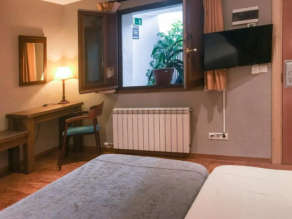 Hotel Fonda Merce Llivia 3*,